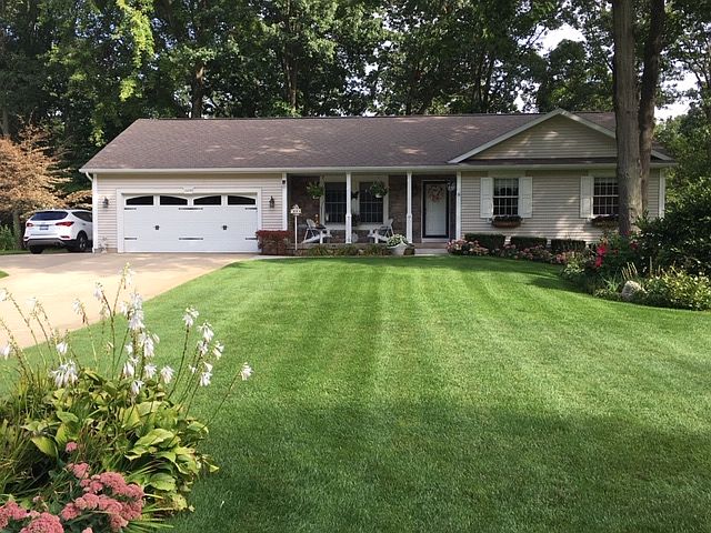 1st image of 15249 Grand Oak Dr