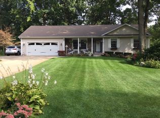 15249 Grand Oak Dr, Grand Haven, MI 49417