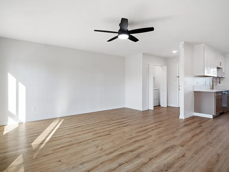 669 F St #21 — Photo 13