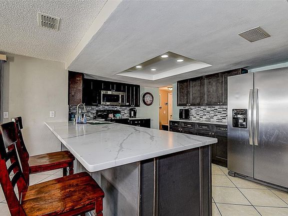 5th image of 3633 Blackhawk Dr