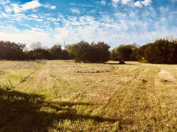 1301 Private Road 2120, Meridian, TX 76665