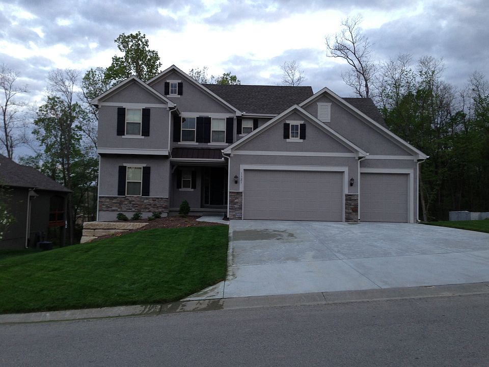 1st image of 1321 NE Kenwood Dr
