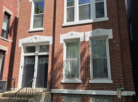 2726 W Haddon Ave, Chicago, IL