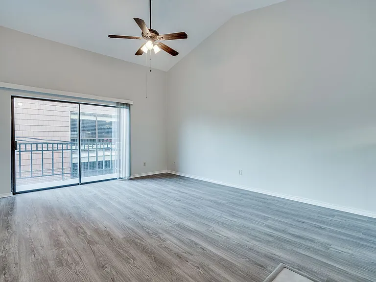 1908 San Antonio St #306 — Photo 7