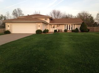 9921 Sharon Lane Dr, North Royalton, OH 44133
