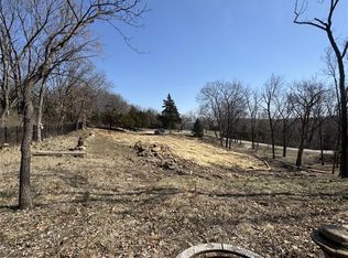 456 Navajo Ln W, Shawnee, KS 66217