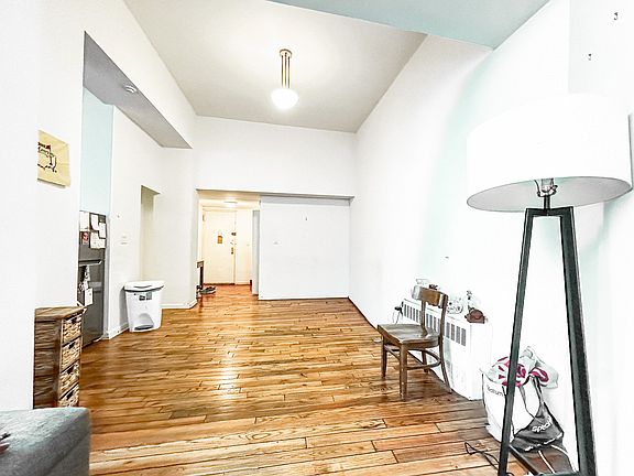 3rd image of 690 Greenwich St APT 1J