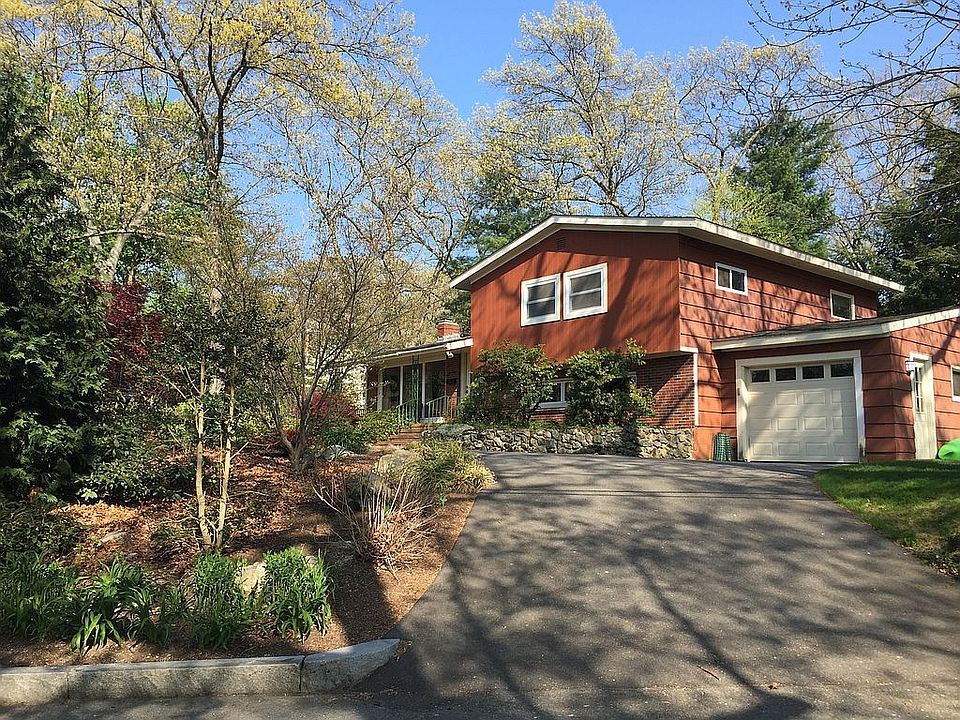 1st image of 19 W Chardon Rd