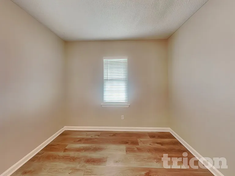 2378 Iron Horse Dr — Photo 5