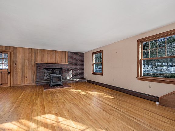 5th image of 445 Glen Rd