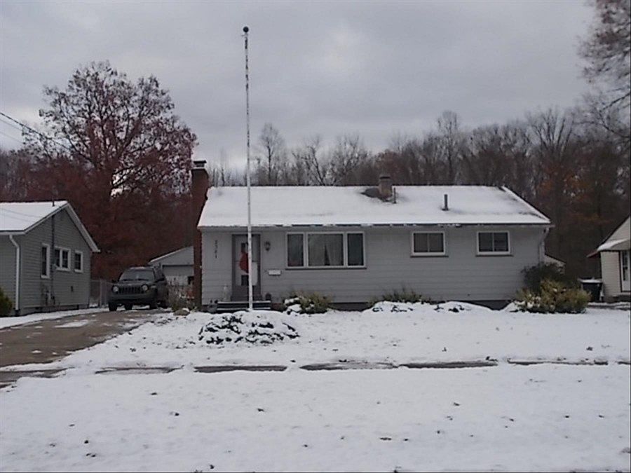 1st image of 2381 Parkwood Dr NW