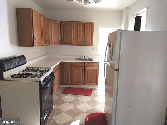 5th image of 1214 Oak St