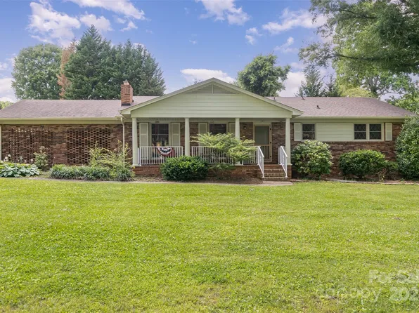 107 N 10th Ave, Maiden, NC 28650