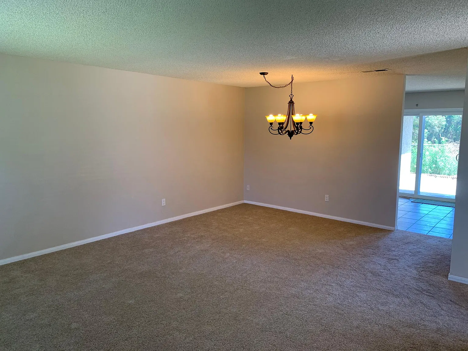 3 bed, 2.5 bath, 1693 sqft, $3,500 — Photo 3