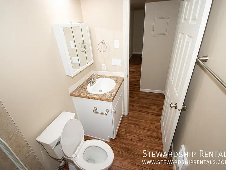 880 W 6th Ave #8 — Photo 10