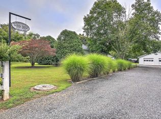 15609 Burnley Rd, Barboursville, VA 22923