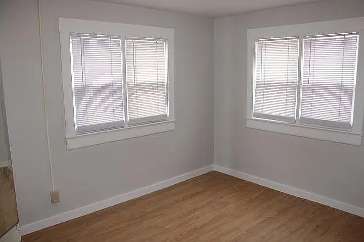 425 N Athenian St — Photo 13