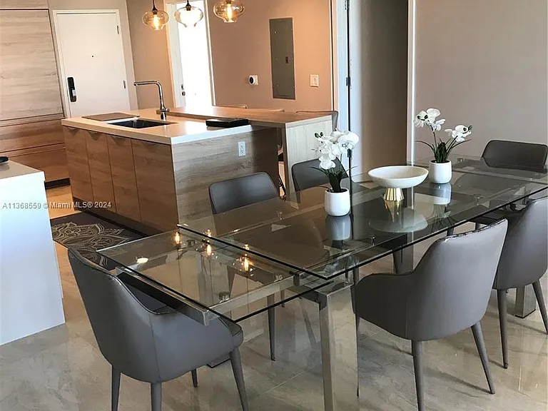 16385 Biscayne Blvd #7 — Photo 39