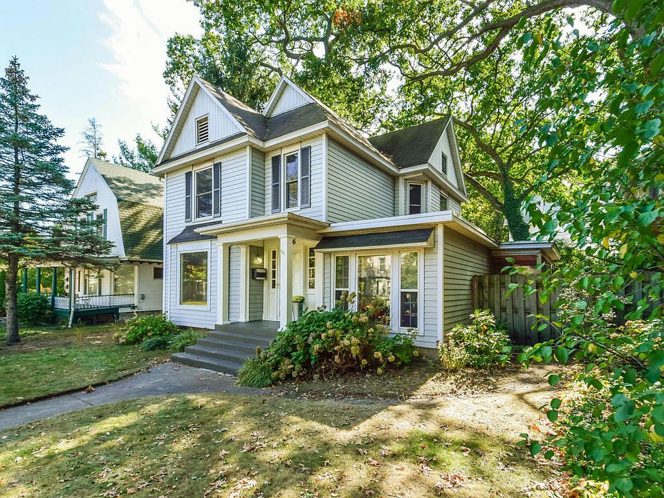 1st image of 1206 Lake Dr SE
