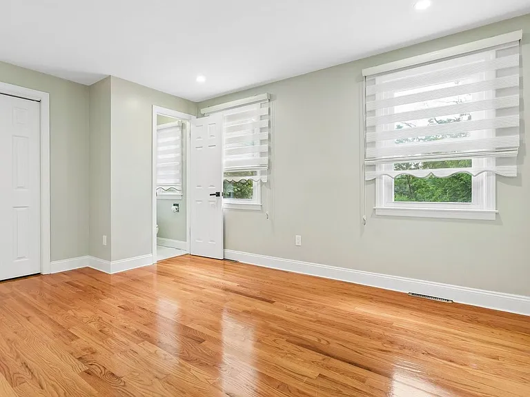 122 Upper State St — Photo 16