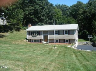 14 Martinka Dr, Shelton, CT 06484