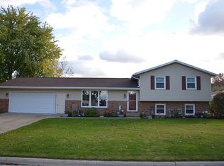 2958 Gilbert Dr, Green Bay, WI 54311