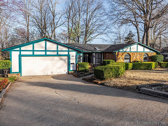 3rd image of 1801 Rolling Hills Pl