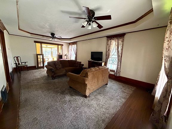 5th image of 804 N Seward St
