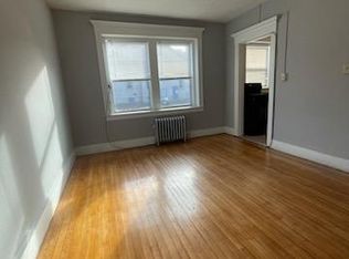 29 West St APT 4, Worcester, MA 01609