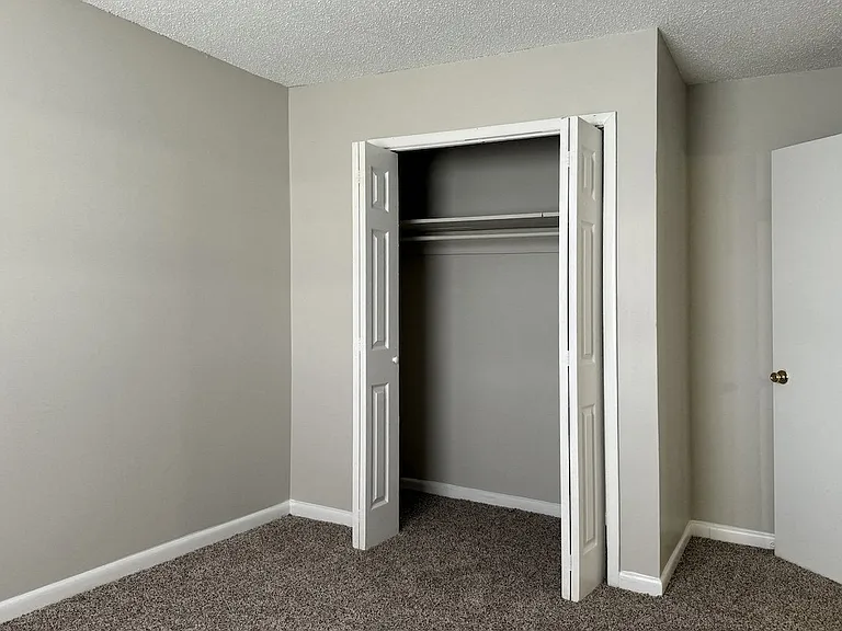 Spring Lake Cove Apartments — Photo 23