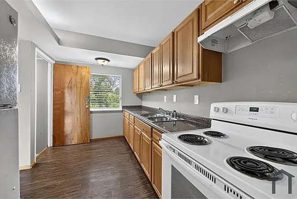 158 Monteith Cir — Photo 9