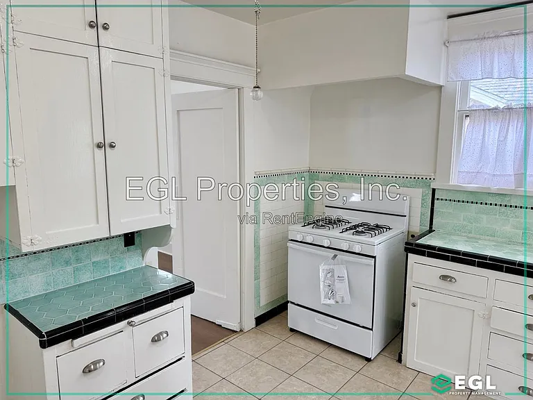 2937 8th Ave — Photo 8