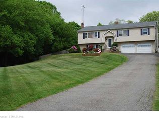 30 Wildflower Dr, Milford, CT 06460