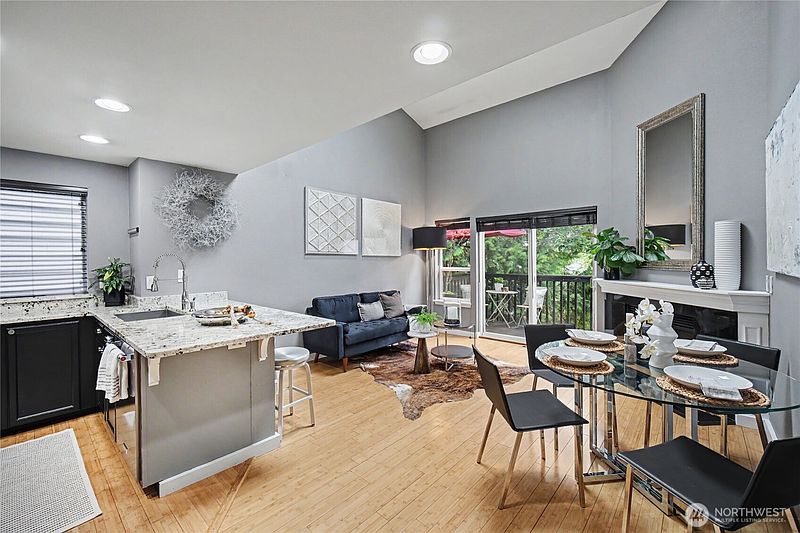 3rd image of 908 Hiawatha Place S #B