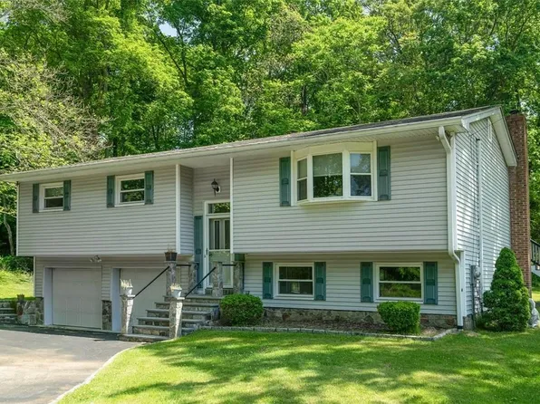 53 Travis Lane, Montrose, NY 10548