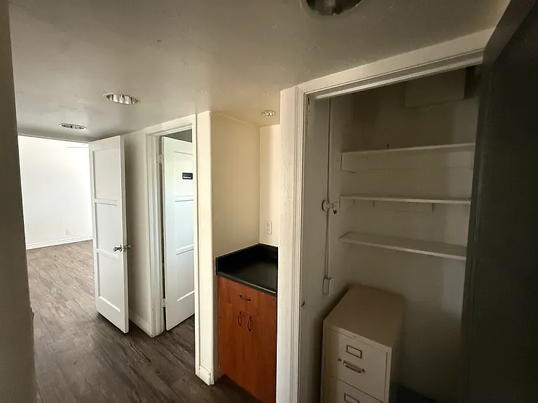 531 E Osborn Rd — Photo 29
