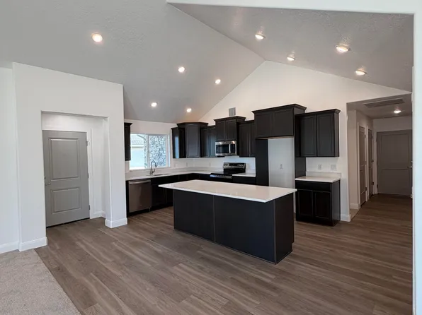 832 N 250 E #B, Tooele, UT 84074
