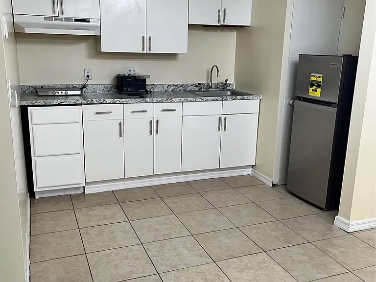 2101 W Kyra Dr #1 — Photo 1