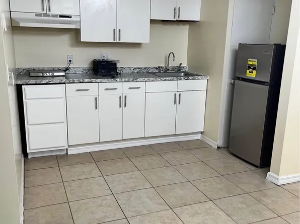 2101 W Kyra Dr #1, Tampa, FL 33612