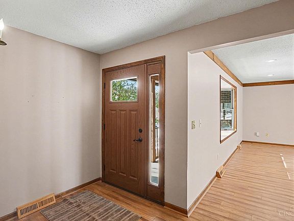 5th image of 208 Irvin Rd