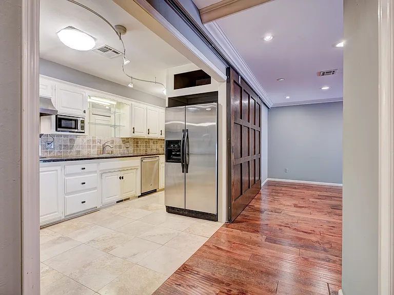 6325 Glenbrook Ct — Photo 13