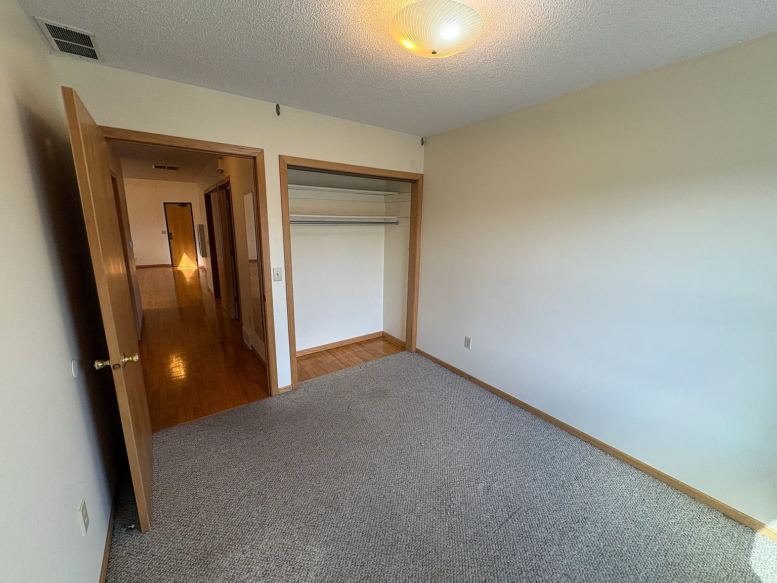 2 bed, $975 — Photo 2