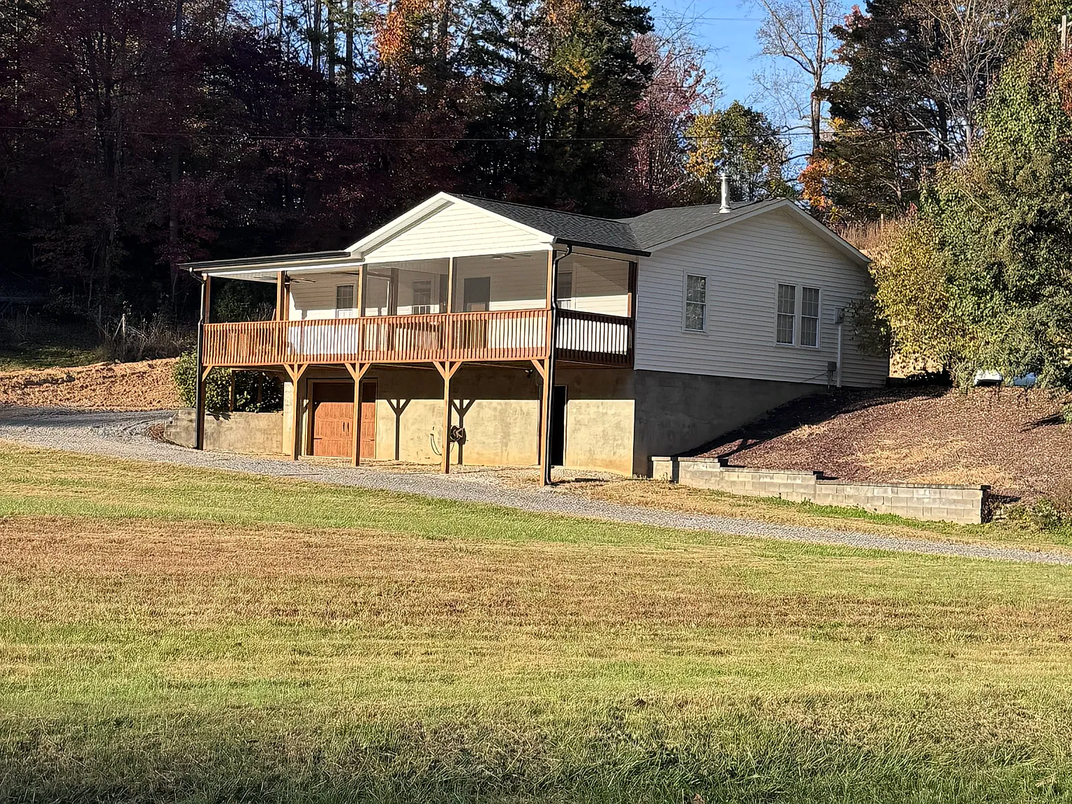 3 bed, 1332 sqft, $2,500 — Photo 2