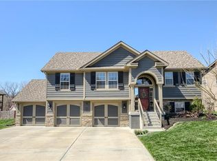 1909 White Tail Ln, Liberty, MO 64068