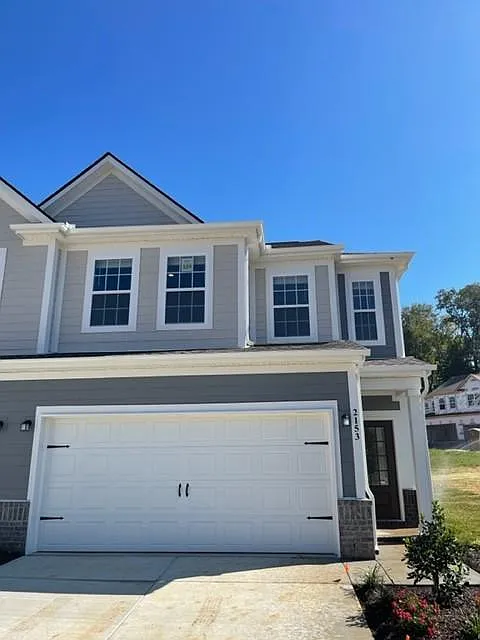 3 bed, 2.5 bath, 1673 sqft, $1,945 — Photo 3