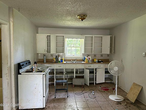 3rd image of 419 Mower Street