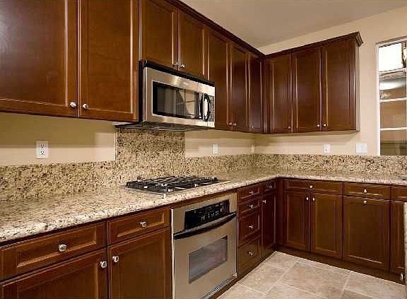 3rd image of 8480 Kern Cres