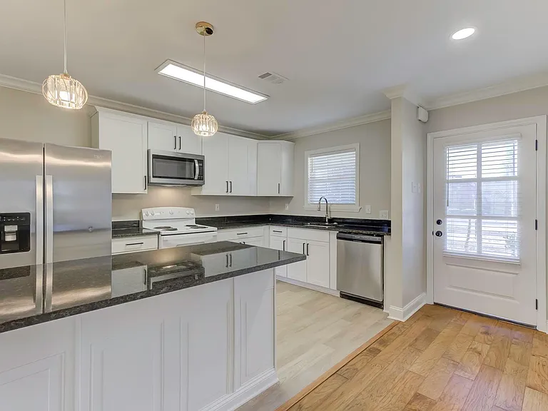 464 S White Station Rd — Photo 4