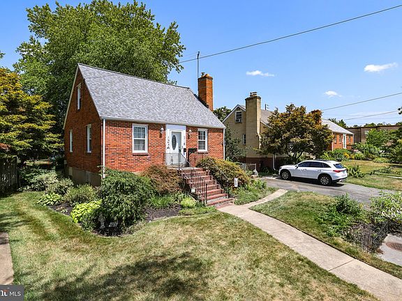 3rd image of 6514 Cedar Ln