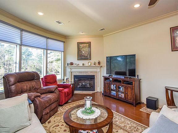 2nd image of 2801 Wexford Dr APT 302